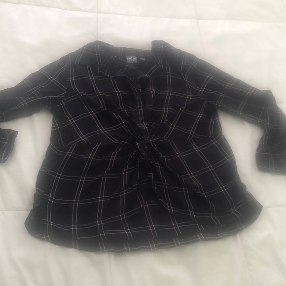 Soho New York & Company navy and beige partial button down blouse 👚w ruching - Picture 1 of 12